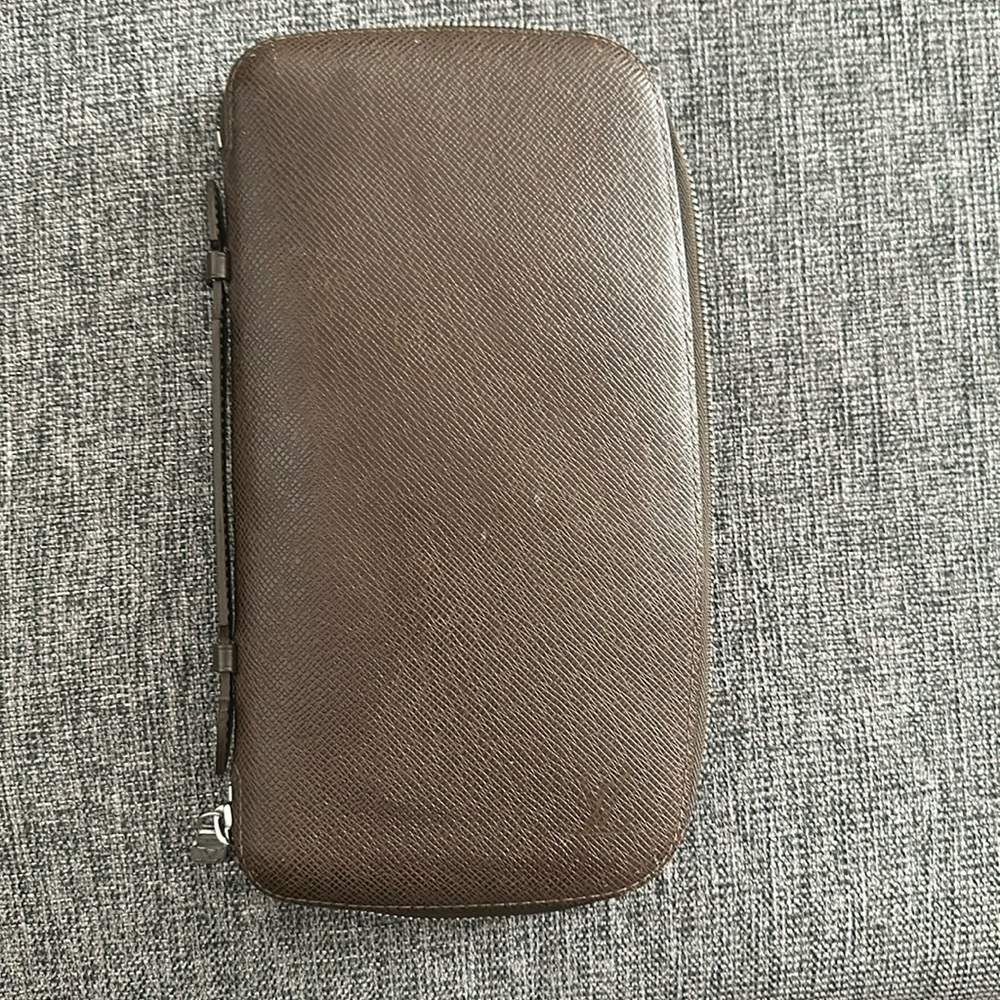 Louis Vuitton Brown Wallet Sleek and Timeless